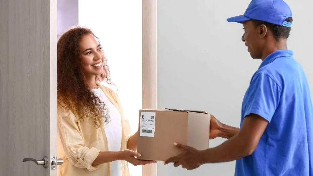 International Courier Service Image